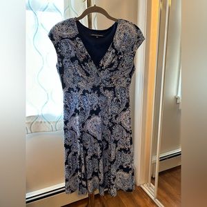 Jones Wear dress - size 4 - navy, blue and white